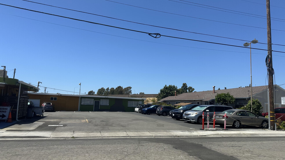 19740, Hayward, CA à vendre - Photo de l’immeuble – Image 2 sur 10
