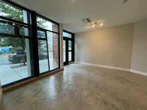 10963 San Pablo Ave, El Cerrito, CA à louer Photo intérieure– Image 1 sur 5