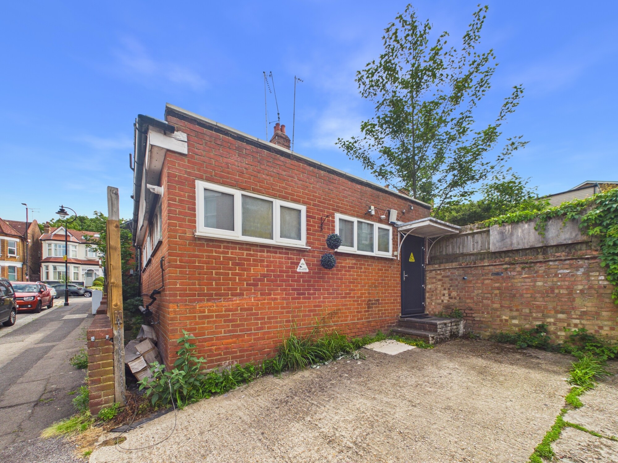 51 Colney Hatch Ln, Londres à louer Photo de l’immeuble– Image 1 sur 7