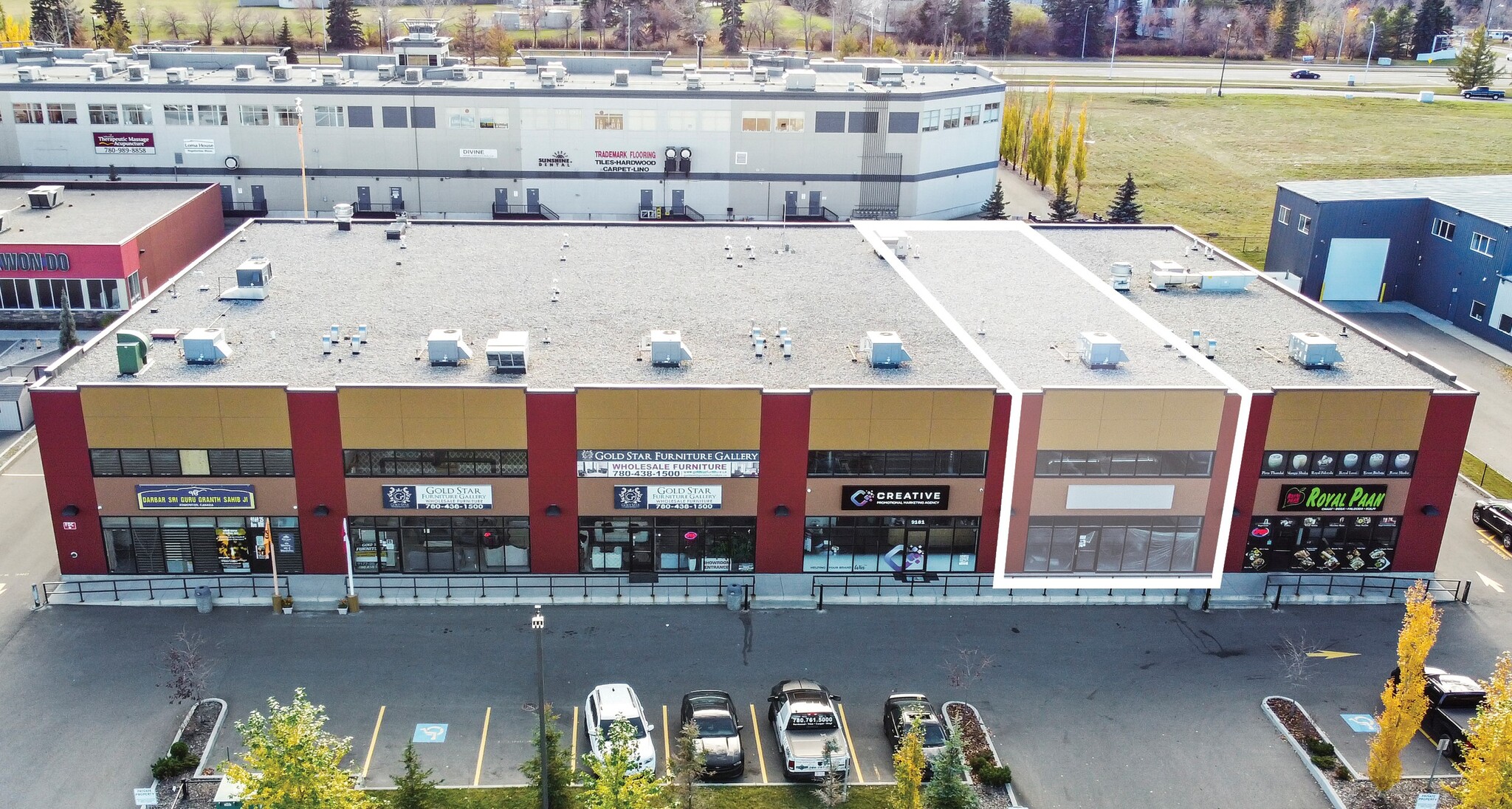 9185 25 Av NW, Edmonton, AB à louer Photo de l’immeuble– Image 1 sur 5