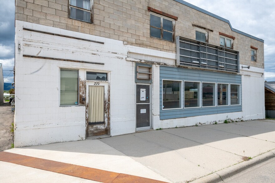 220 Main St, Deer Lodge, MT à vendre - Photo de l’immeuble – Image 3 sur 88