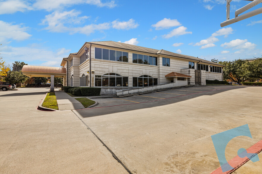 1601 Lancaster Dr, Grapevine, TX à louer - Photo de l’immeuble – Image 2 sur 23