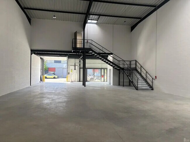 Plus de détails pour Industriel/Logistique à louer