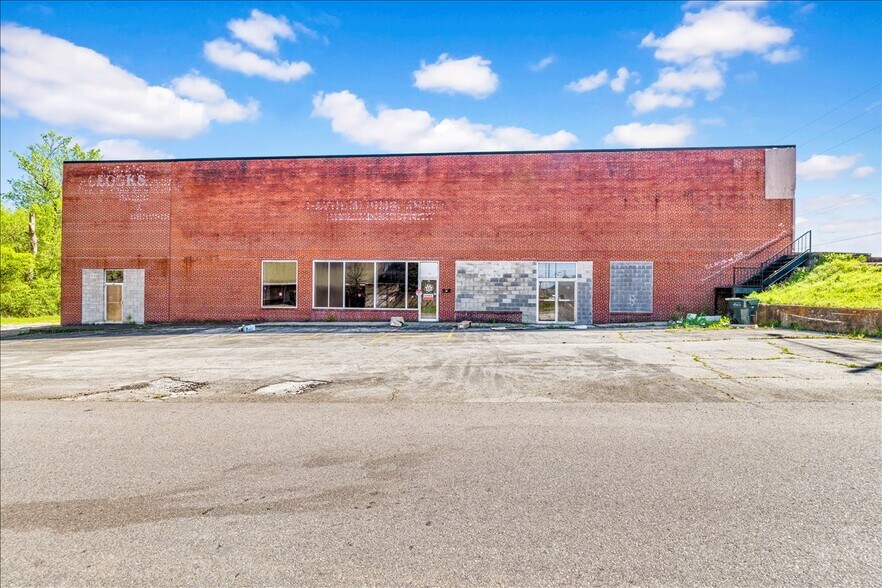 2025-2027 Center Point Pky, Birmingham, AL à vendre - Photo de l’immeuble – Image 3 sur 13