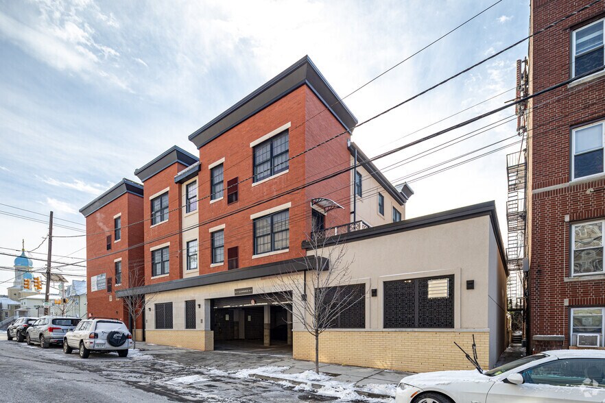 719 Kennedy Blvd, Bayonne, NJ à vendre - Photo de l’immeuble – Image 3 sur 5
