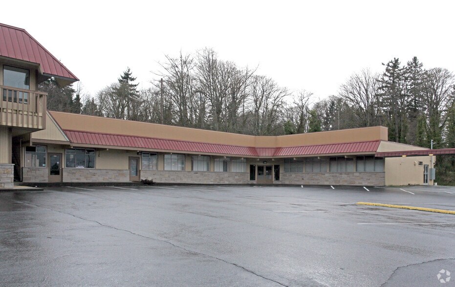 100-160 Bethel Ave portefeuille de 3 biens à vendre sur LoopNet.fr - Photo principale – Image 1 sur 6