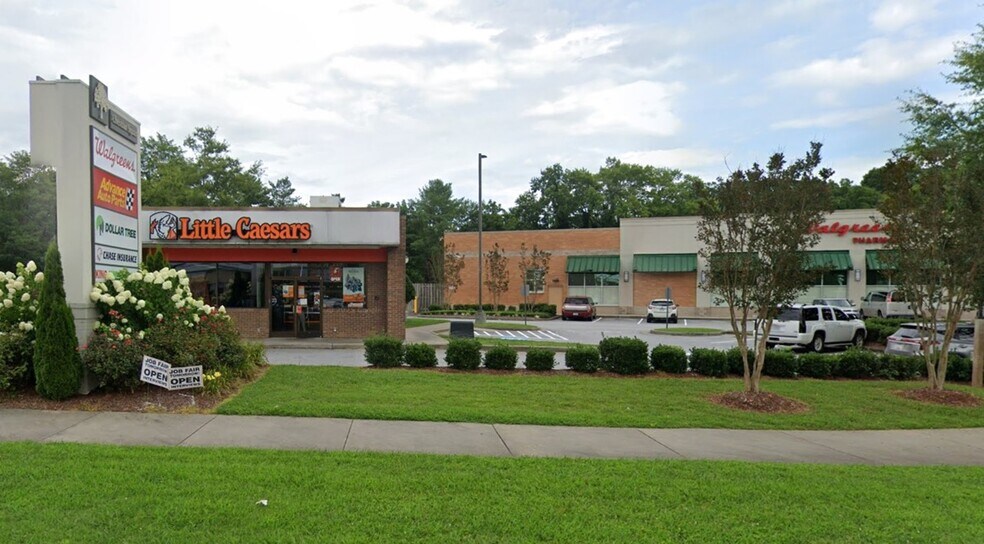 400 Asheville Hwy, Brevard, NC à louer - Photo de l’immeuble – Image 2 sur 6