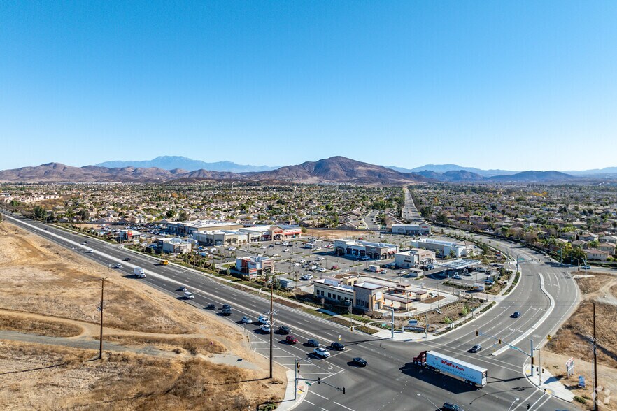 Winchester, Winchester, CA à louer - Photo de l’immeuble – Image 2 sur 2