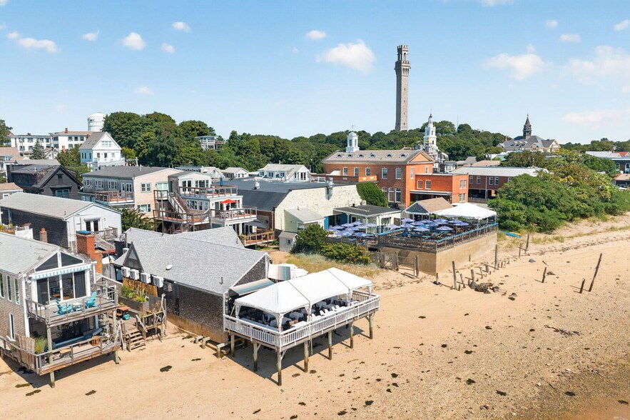 193A Commercial St, Provincetown, MA à vendre - Photo de l’immeuble – Image 3 sur 15