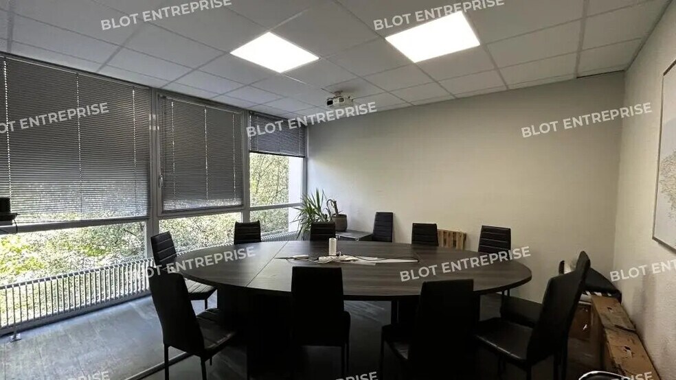 Bureau dans Rennes à vendre - Photo de l’immeuble – Image 1 sur 10