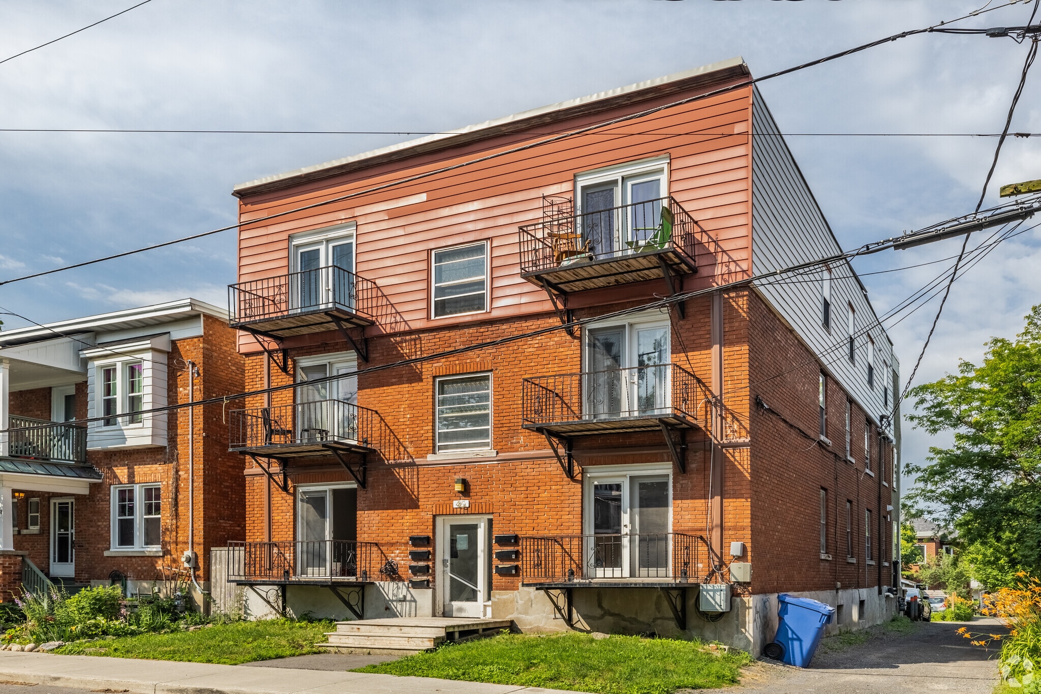 46 Carlyle Ave, Ottawa, ON à vendre Photo principale– Image 1 sur 36