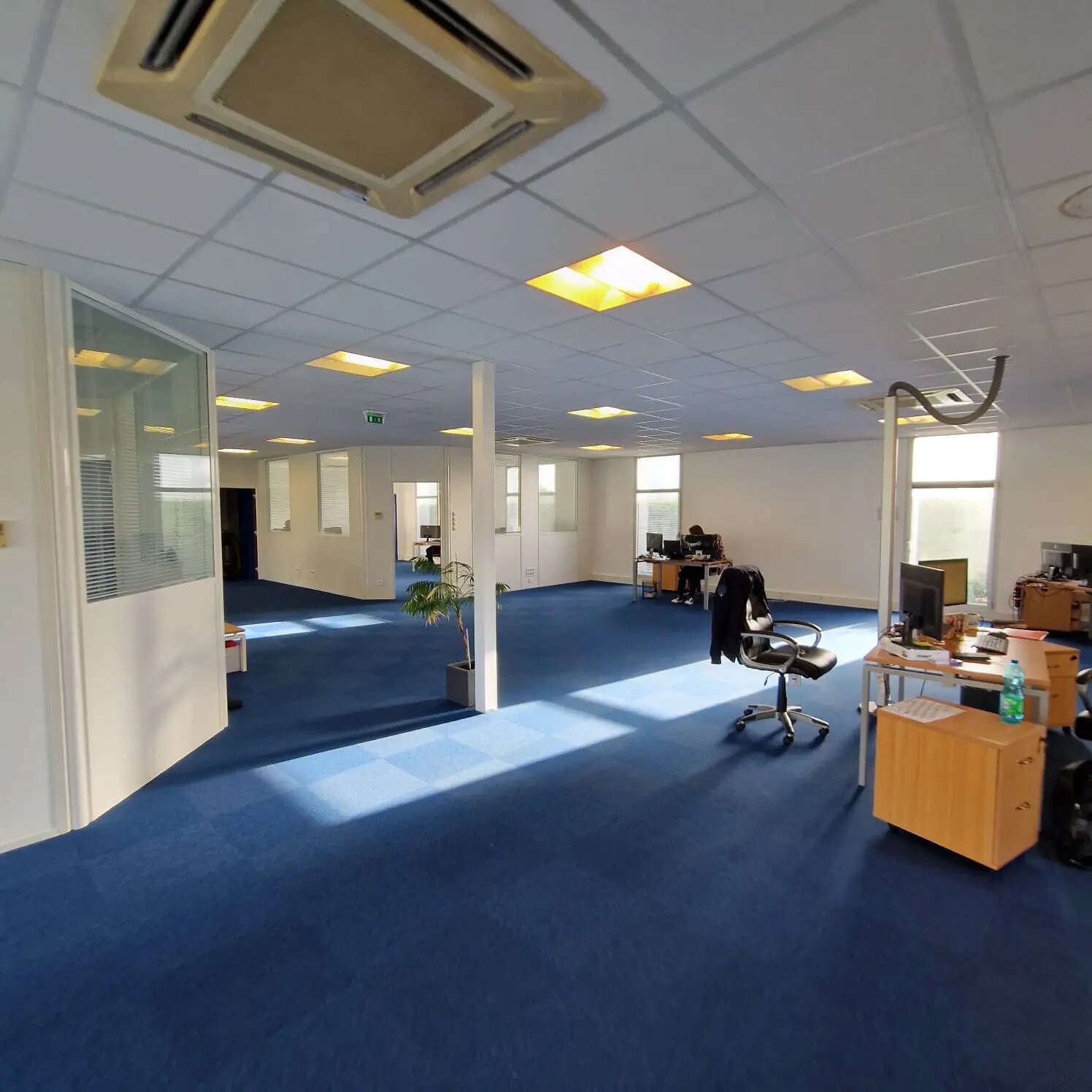 Bureau dans Saint-Laurent-Blangy à louer Photo de l’immeuble– Image 1 sur 5