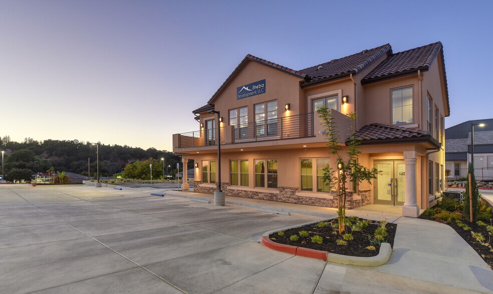 6609 Folsom Auburn Rd, Folsom, CA à louer - Photo de l’immeuble – Image 1 sur 7
