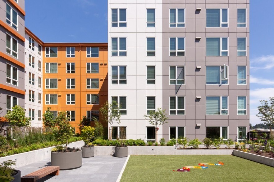 13280 Linden Ave N, Seattle, WA à louer - Photo principale – Image 2 sur 43