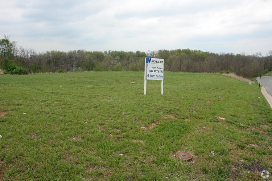 11350 Maple Brook Dr, Louisville, KY à vendre - Photo principale – Image 1 sur 5