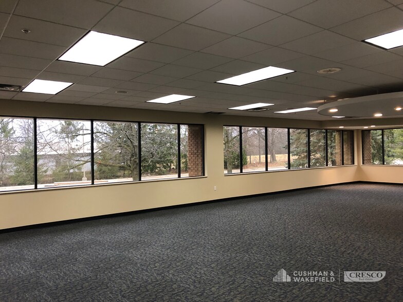 1333 E Highland Rd, Macedonia, OH à louer - Photo de l’immeuble – Image 2 sur 7