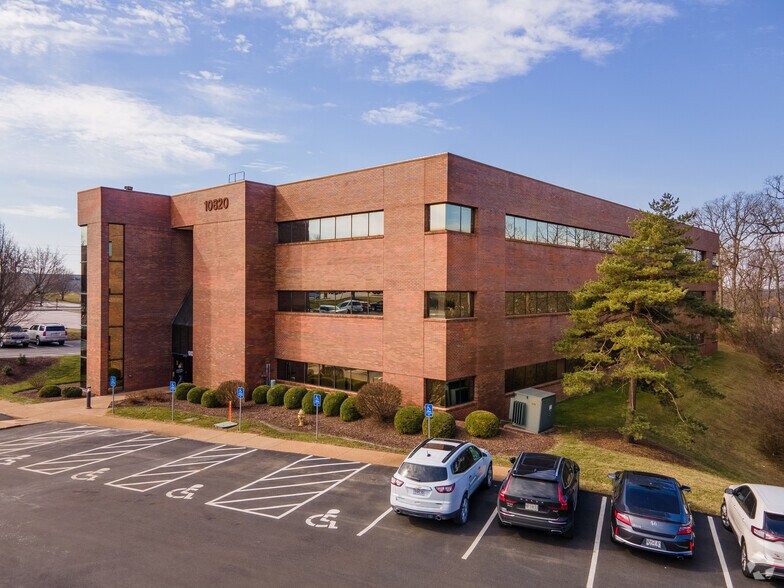 10820 Sunset Office Dr, Saint Louis, MO à louer - Photo de l’immeuble – Image 3 sur 5