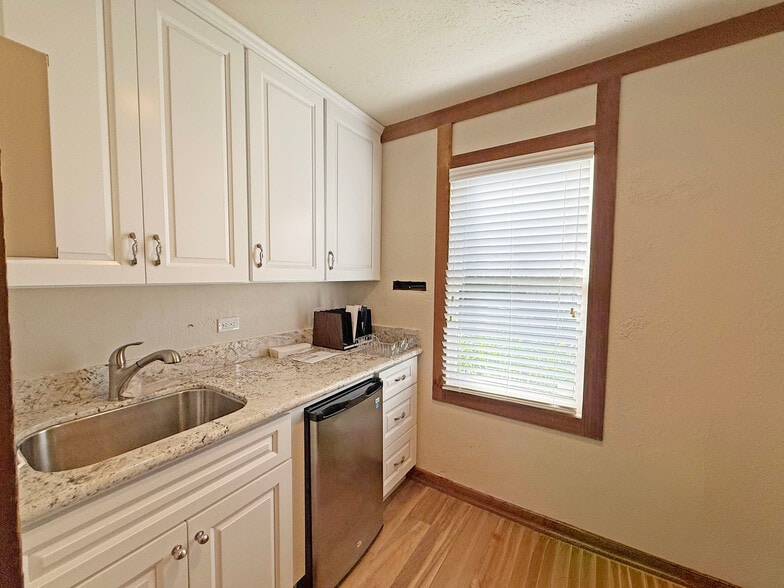 1025 5th St, Novato, CA à vendre - Photo intérieure – Image 3 sur 27