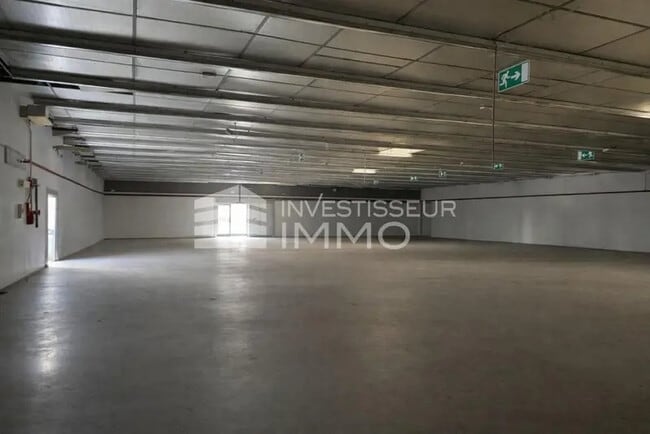Plus de détails pour Local commercial à louer