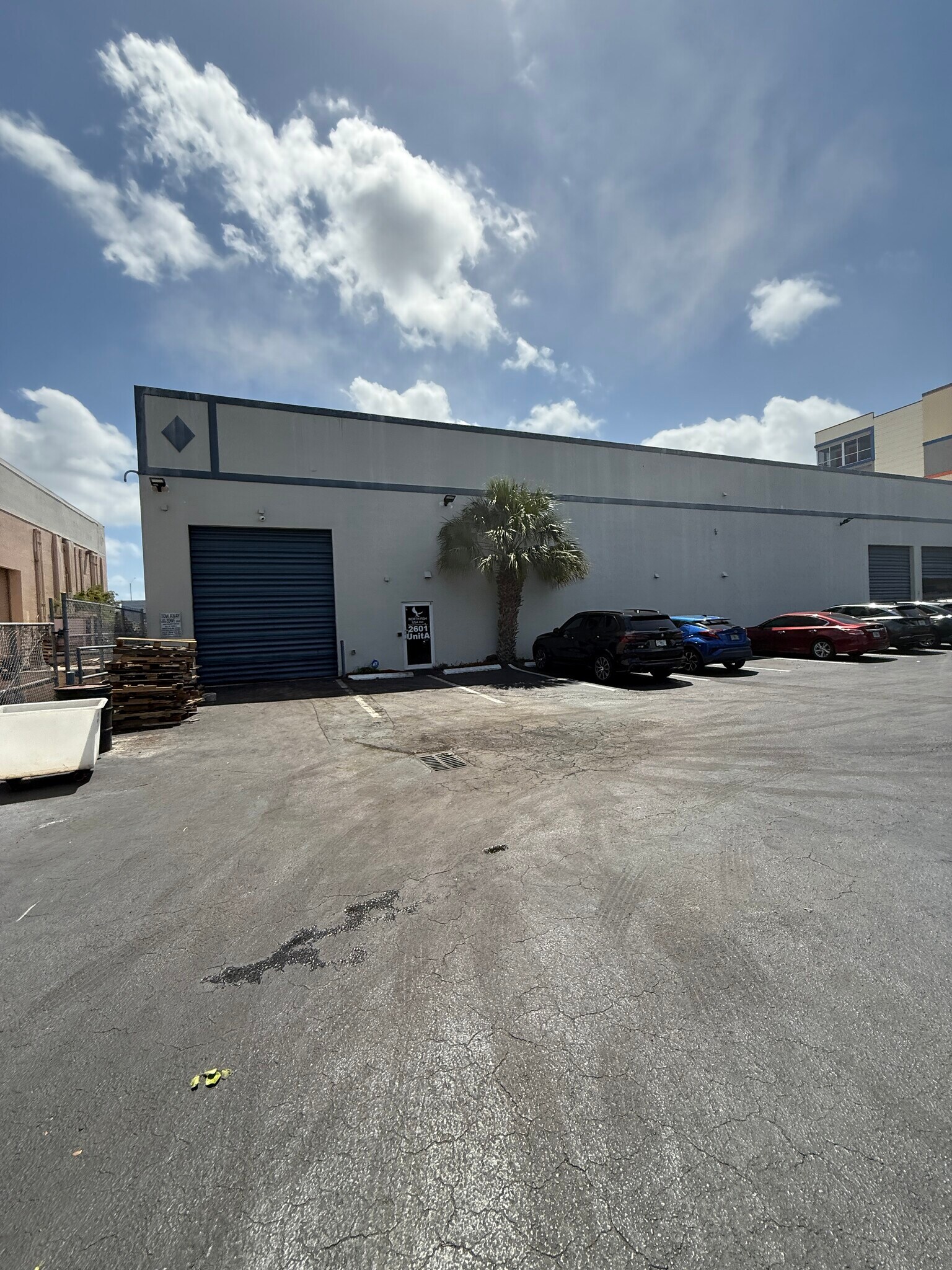 2601 SW 31st Ave, Hallandale Beach, FL à louer Photo de l’immeuble– Image 1 sur 9
