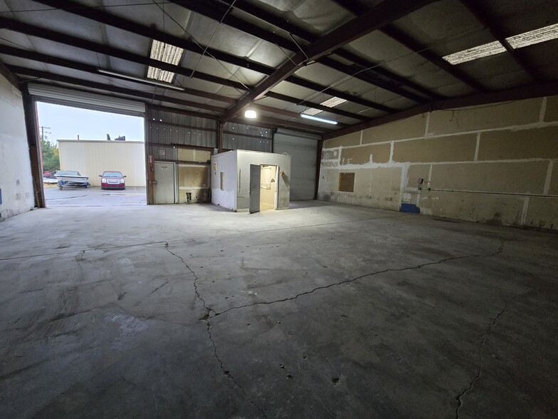 3400-3444 S Hwy 99 Frontage Rd, Stockton, CA à louer - Photo de l’immeuble – Image 1 sur 5