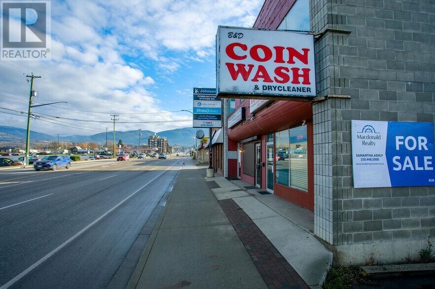 2808/2810 48 Ave Vernon, BC portefeuille de 2 biens à vendre sur LoopNet.fr - Photo de l’immeuble – Image 3 sur 6