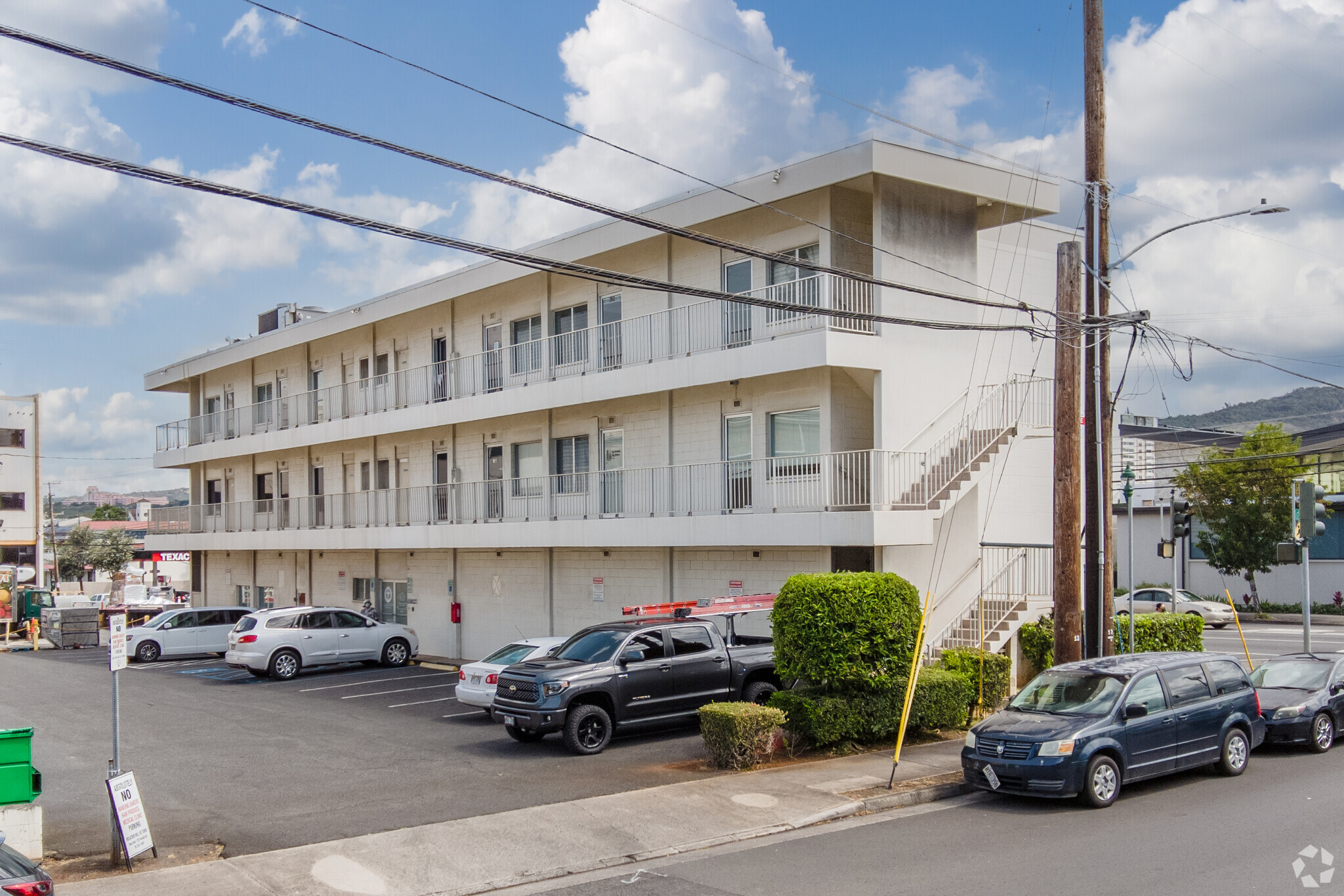 2119 N King St, Honolulu, HI à louer Photo de l’immeuble– Image 1 sur 9