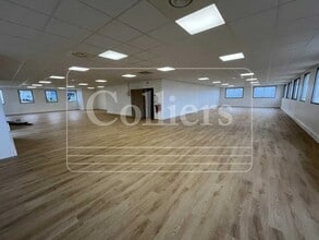 900 Rue Andre Ampere, Aix-en-Provence à louer Photo intérieure– Image 1 sur 3