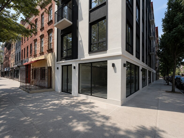 193 Graham Ave, Brooklyn, NY à louer - Photo de l’immeuble – Image 2 sur 4