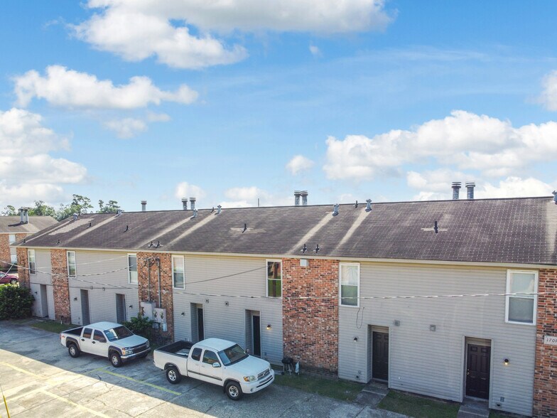 Stabilized and Renovated Multifamily portefeuille de 2 biens à vendre sur LoopNet.fr - Photo de l’immeuble – Image 3 sur 7