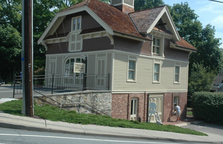 61 Jesup Rd, Westport, CT à vendre - Photo de l’immeuble – Image 3 sur 7