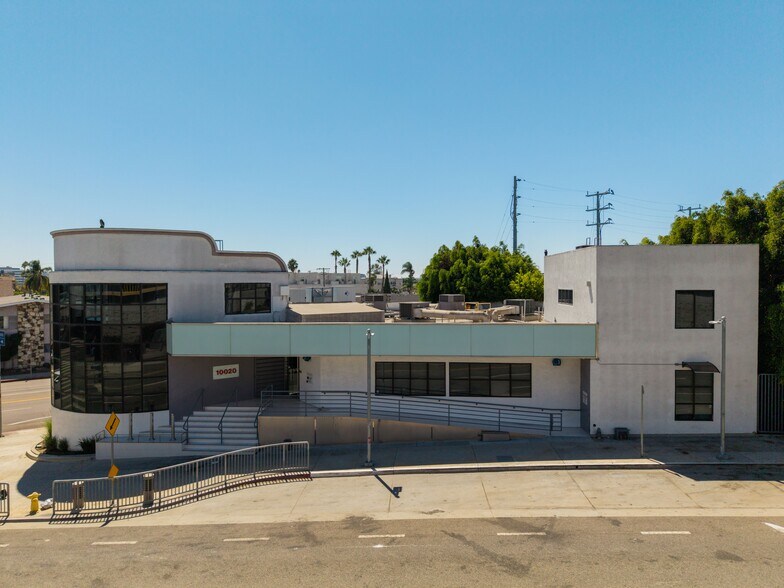 10020 National Blvd, Los Angeles, CA à vendre - Photo de l’immeuble – Image 2 sur 9