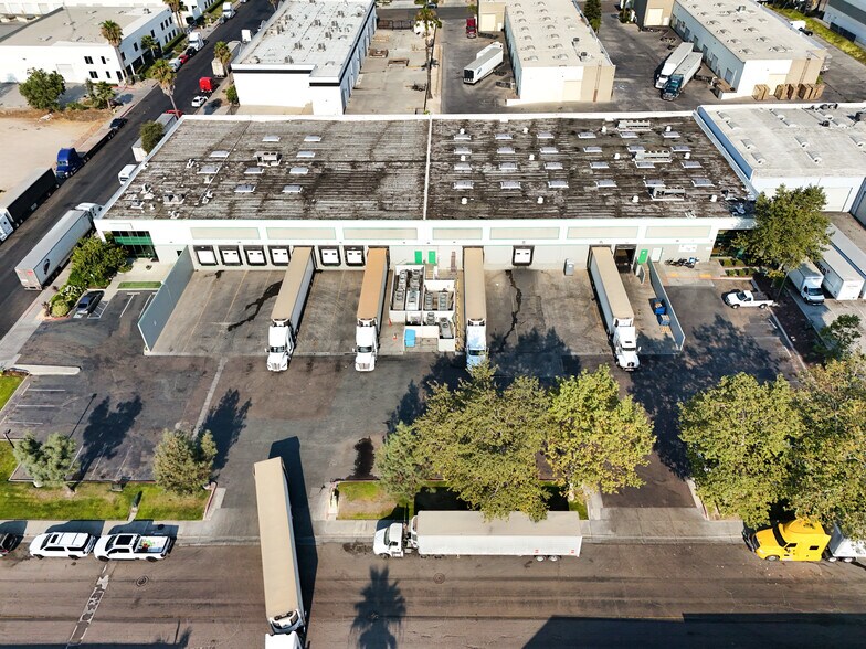 9940 Marconi Dr, San Diego, CA à louer - Photo de l’immeuble – Image 2 sur 11