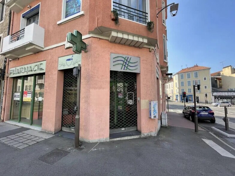 Local commercial dans Pau à louer - Photo de l’immeuble – Image 1 sur 9