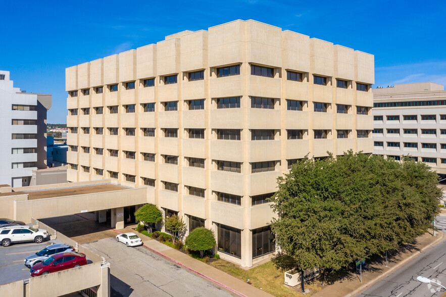 800 8th Ave, Fort Worth, TX à louer - Photo de l’immeuble – Image 1 sur 2