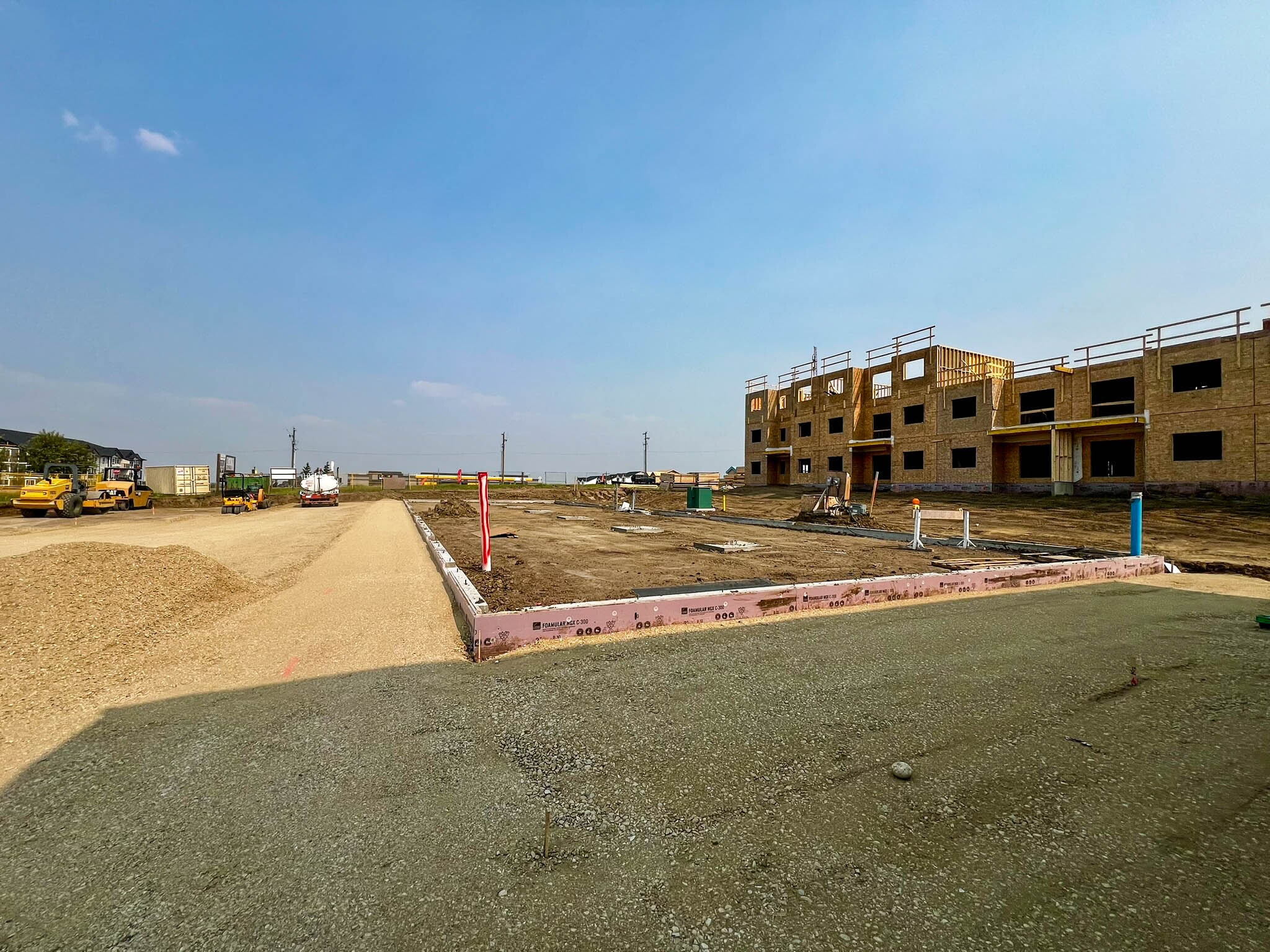 1 Beacon Hill Dr, Sylvan Lake, AB à louer Photo de la construction– Image 1 sur 1