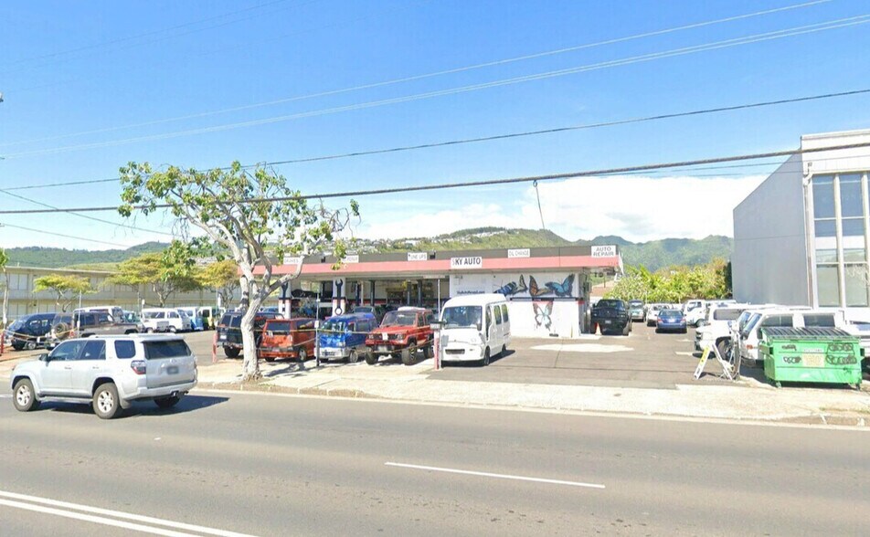3368 Waialae Ave, Honolulu, HI à louer - Photo de l’immeuble – Image 3 sur 4