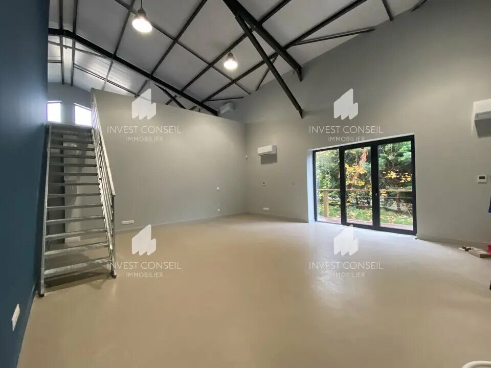 Local d’activités dans Montlignon à louer Photo de l’immeuble– Image 1 sur 10