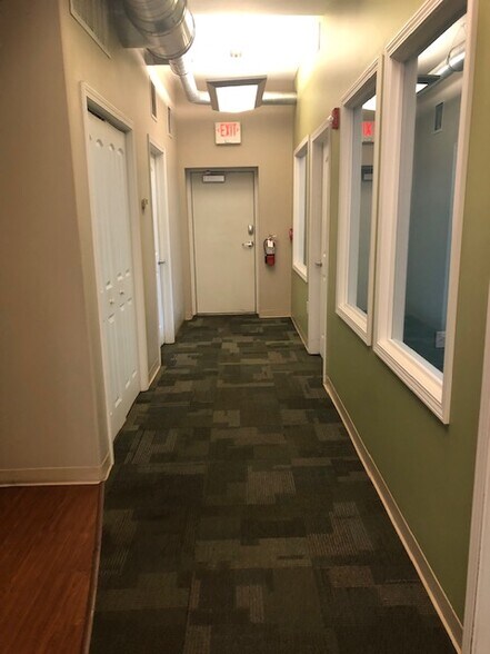 601 N Walnut St, Bloomington, IN à louer - Photo de l’immeuble – Image 3 sur 17