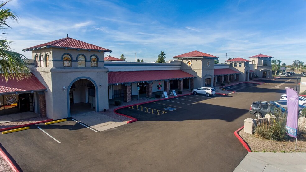 1933 E University Dr, Mesa, AZ à louer - Photo de l’immeuble – Image 1 sur 13