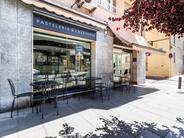 Local commercial dans Cornellà de Llobregat, Barcelona à louer - Photo de l’immeuble – Image 2 sur 5