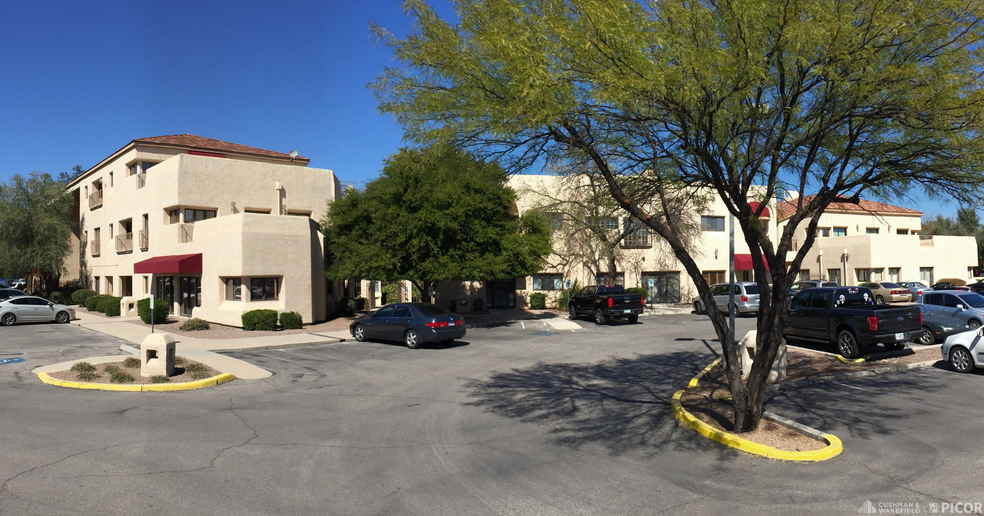1661 N Swan Rd, Tucson, AZ à louer - Photo de l’immeuble – Image 2 sur 4
