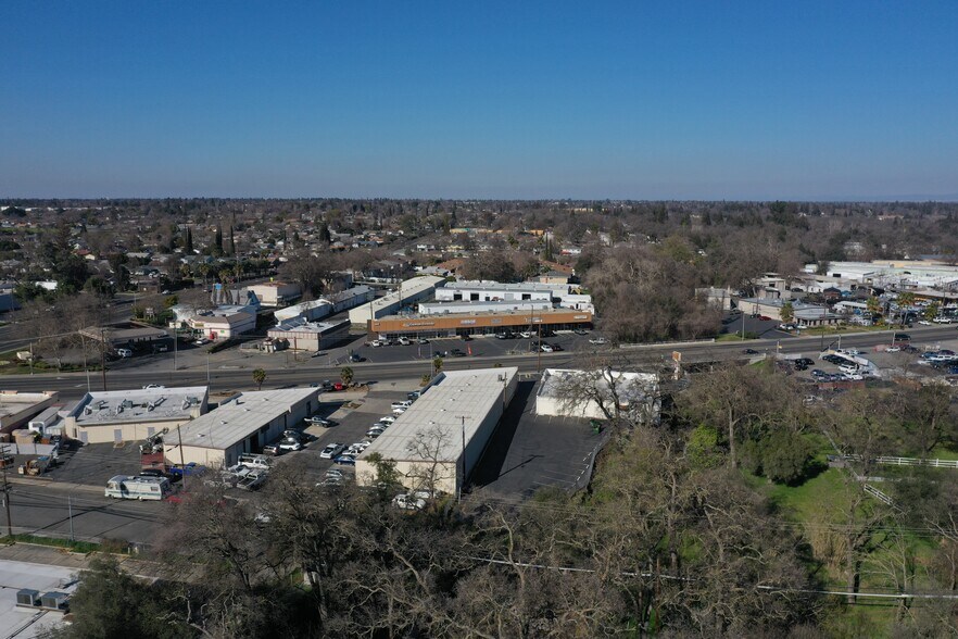 5543-5561 Auburn Blvd, Sacramento, CA à louer - Photo de l’immeuble – Image 2 sur 3