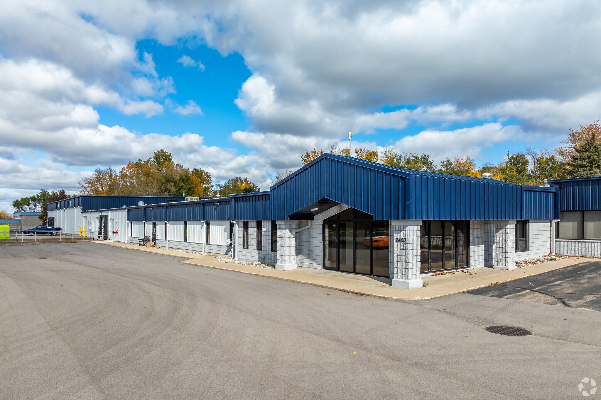 2390 Industrial Dr, Neenah, WI à vendre Photo principale– Image 1 sur 12