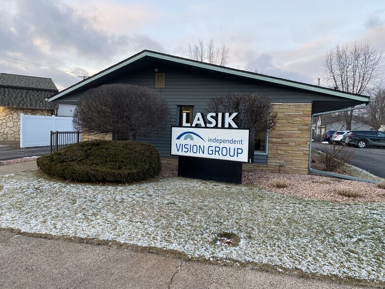 1608 Ohm Ave, Eau Claire, WI à louer - Photo de l’immeuble – Image 1 sur 18