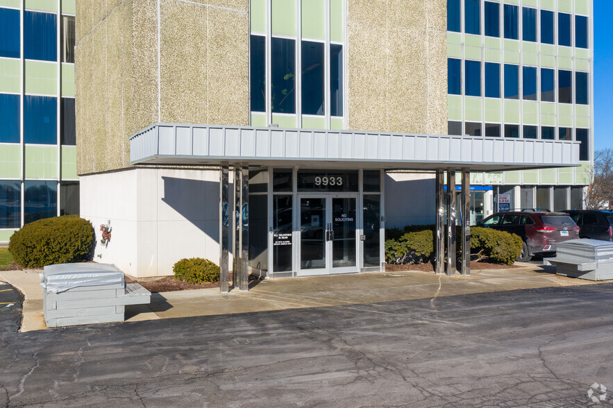 9933 Lawler Ave, Skokie, IL à louer - Photo de l’immeuble – Image 3 sur 5