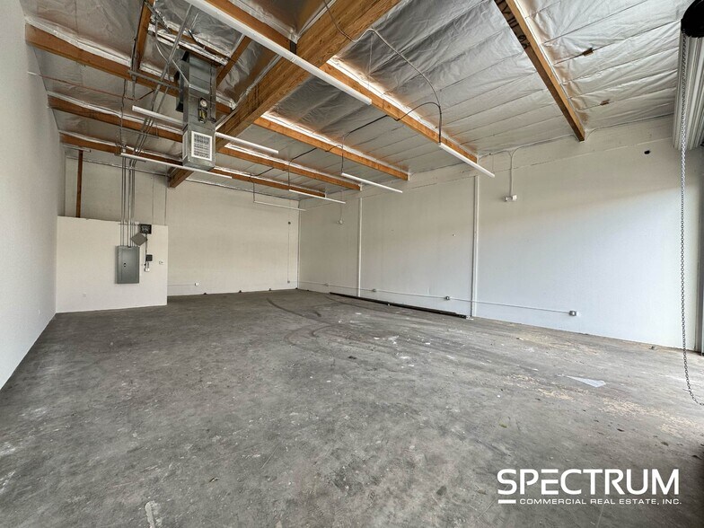 15225 Stagg St, Van Nuys, CA à louer - Photo de l’immeuble – Image 3 sur 6
