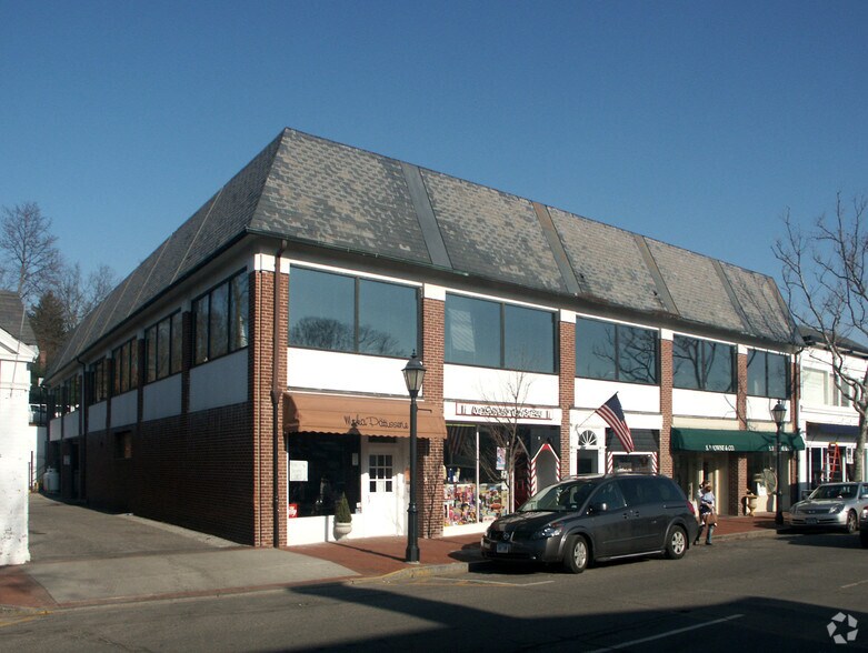 125 Elm St, New Canaan, CT à louer - Photo de l’immeuble – Image 2 sur 3