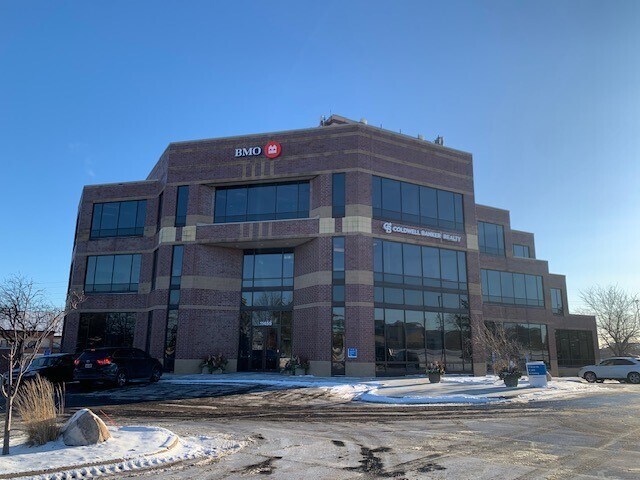 11455 Viking Dr, Eden Prairie, MN à louer - Photo de l’immeuble – Image 1 sur 16