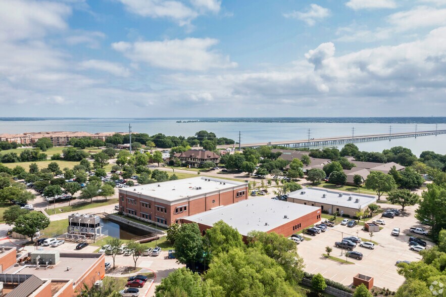 6705 Heritage Pkwy, Rockwall, TX à louer - Photo de l’immeuble – Image 1 sur 10